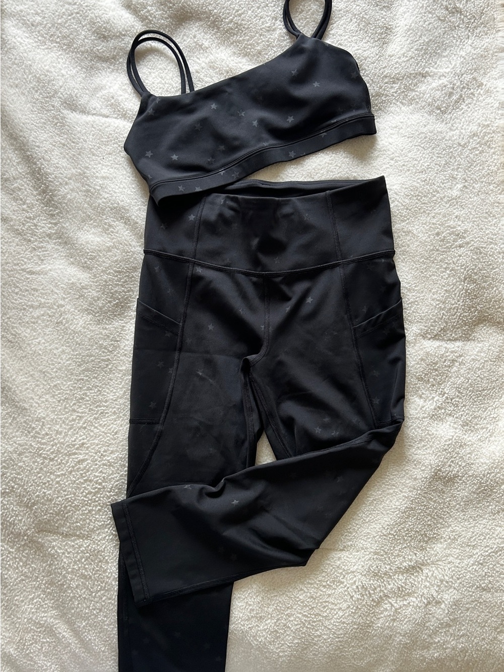 GAP Stars Black High-Waist Pocket Leggings and Sports Bra Set